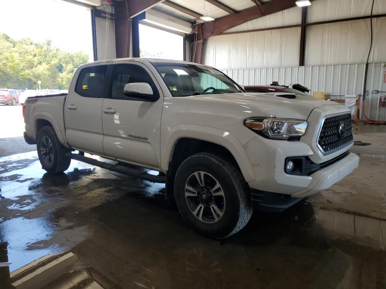 2019 Toyota Tacoma Double Cab - Фото 4