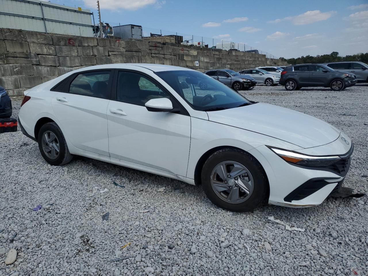 2024 Hyundai Elantra Se - Фото 4