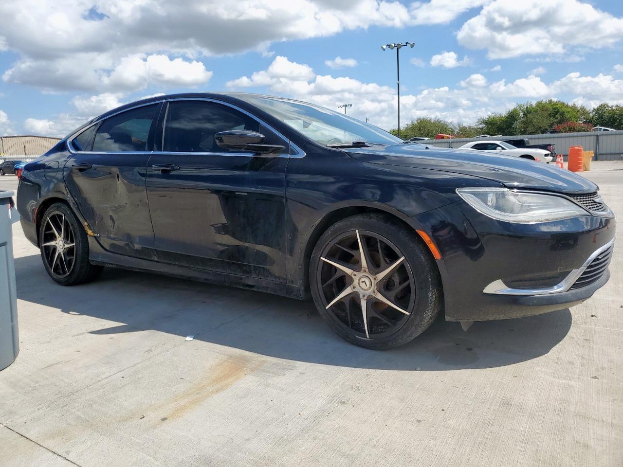 2015 Chrysler 200 Limited - Фото 4