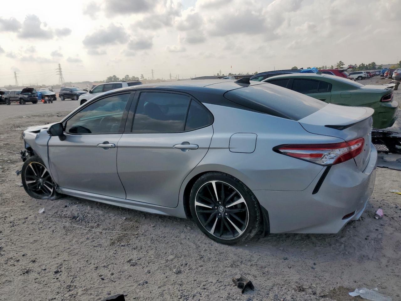 2019 Toyota Camry Xse - Фото 2