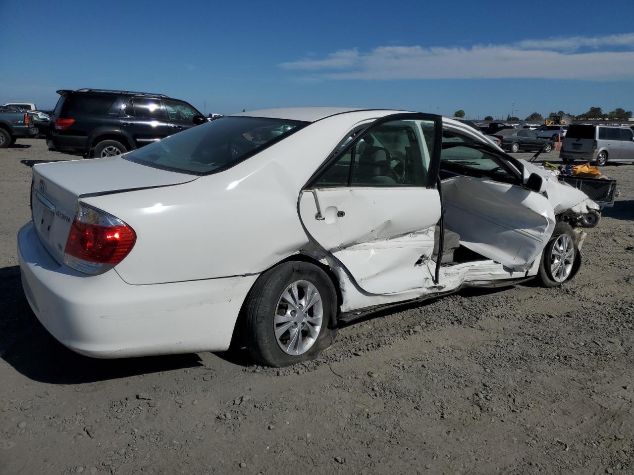 2006 Toyota Camry Le - Image 3