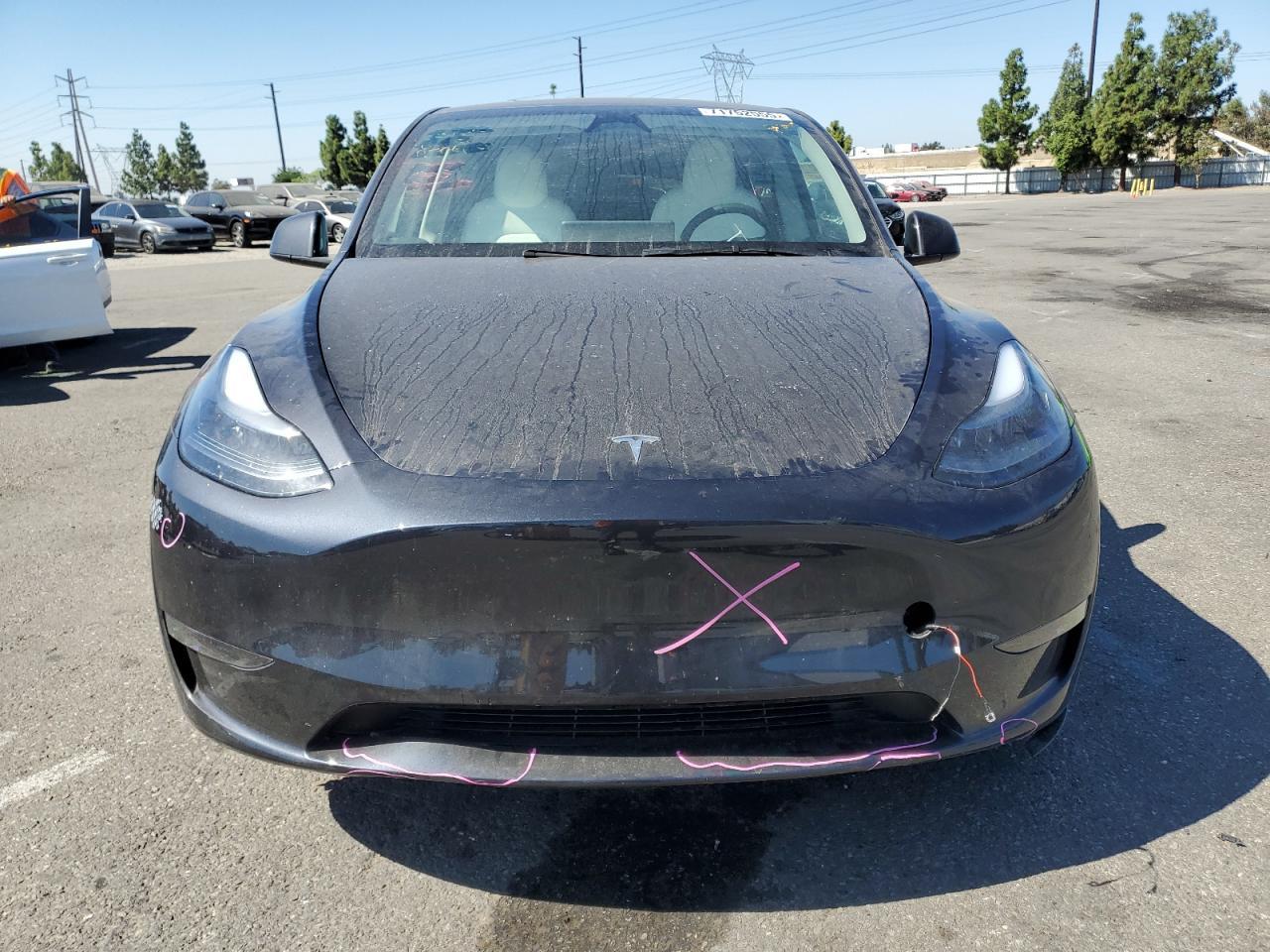 2025 Tesla Model Y - Image 5