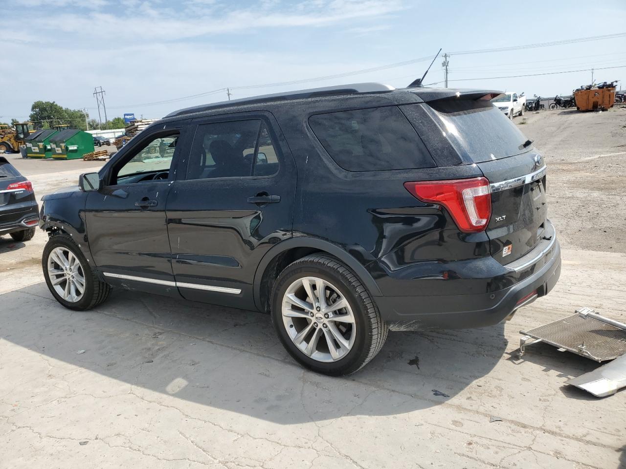 2018 Ford Explorer Xlt - Фото 2