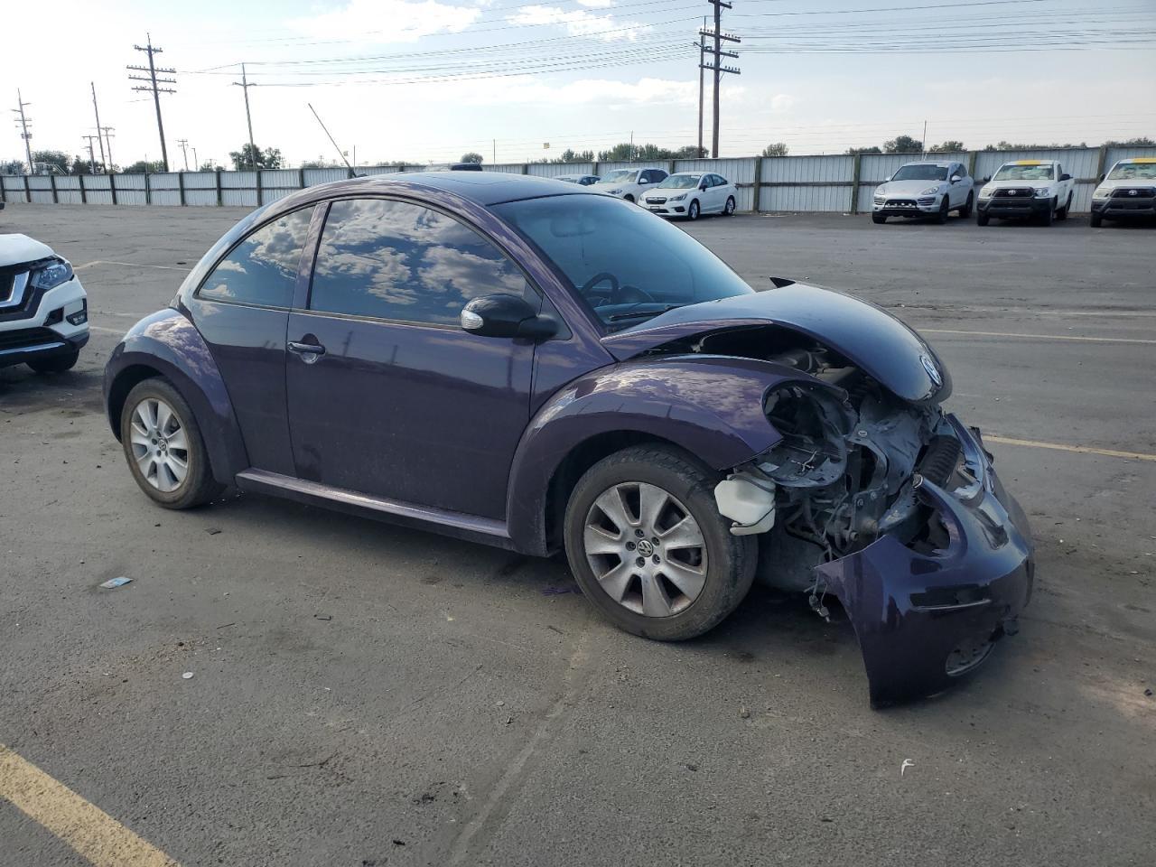 2009 Volkswagen New Beetle S - Image 4