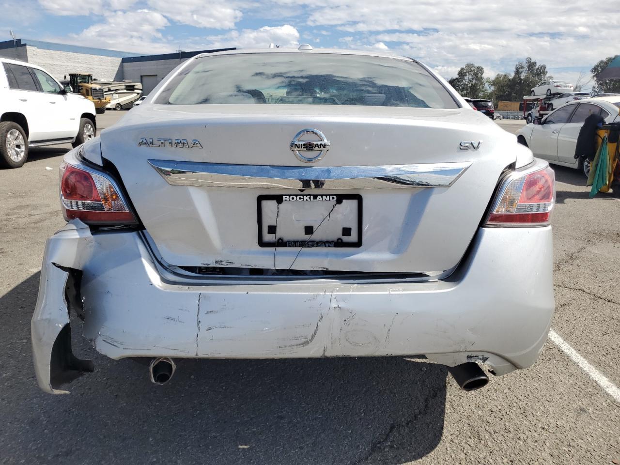 2015 Nissan Altima 2.5 - Image 6