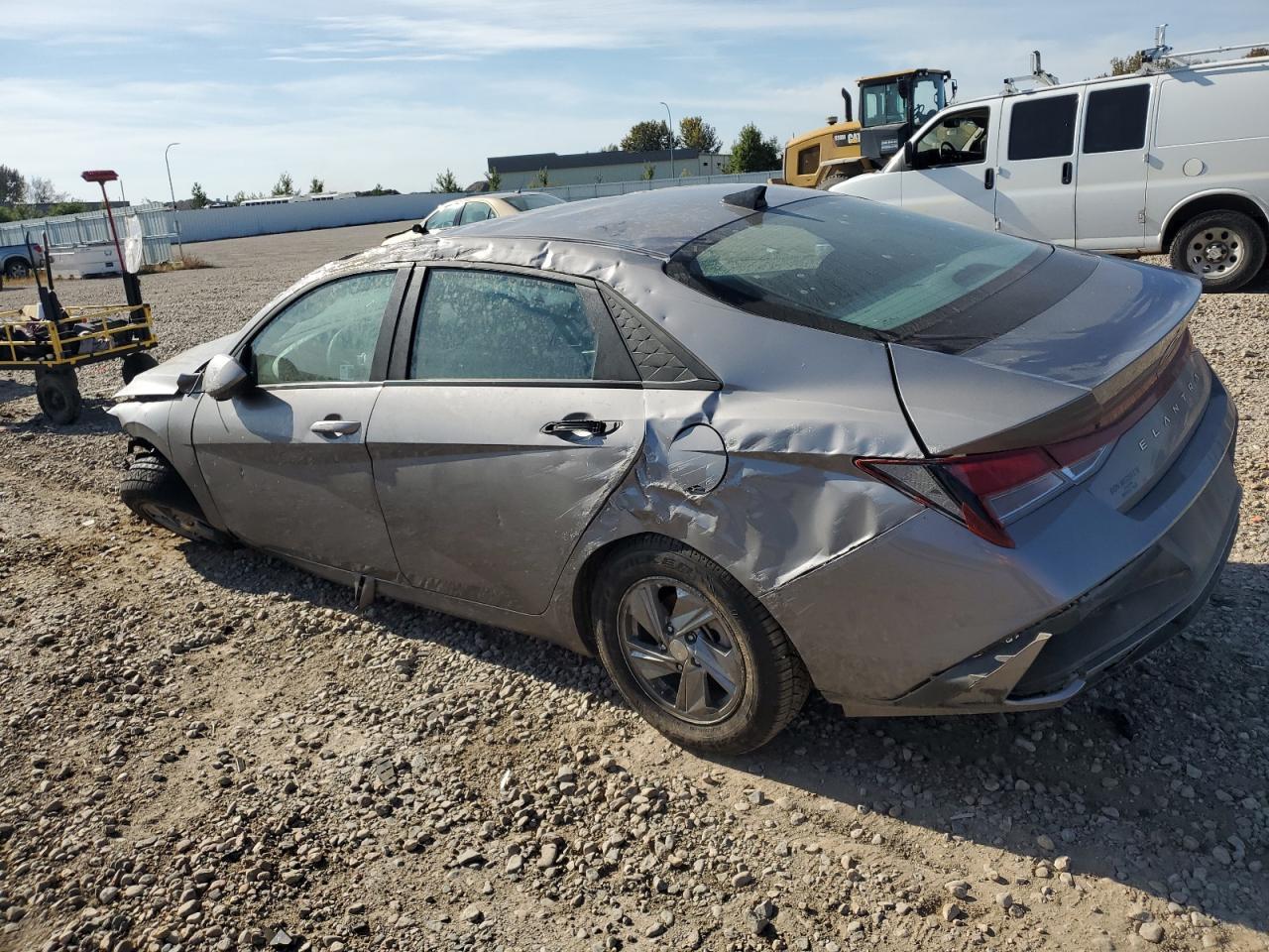 2024 Hyundai Elantra Se - Фото 2