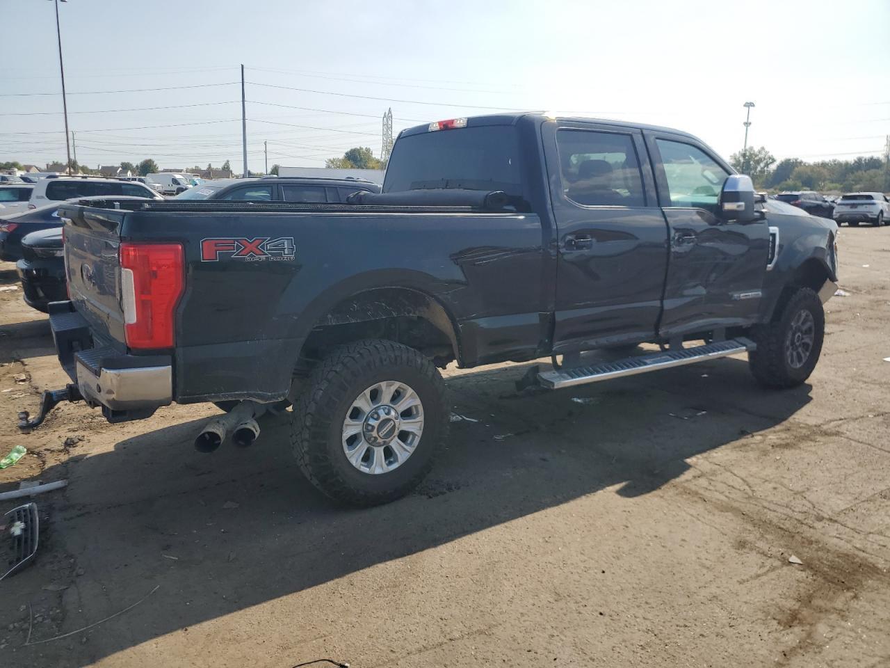 2017 Ford F250 Super Duty - Image 3