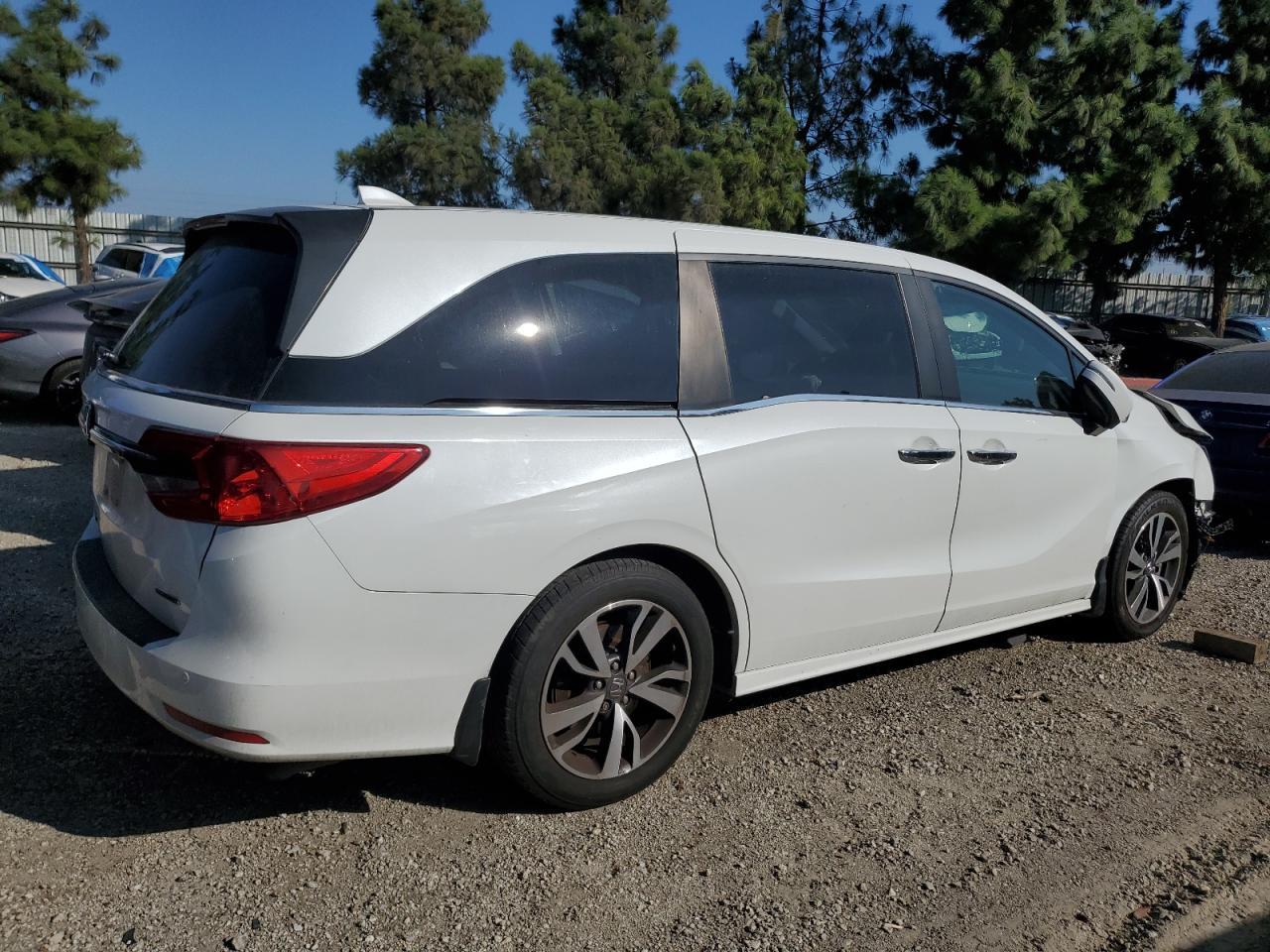 2022 Honda Odyssey Touring - Фото 3