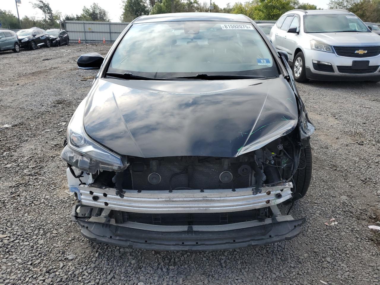 2020 Toyota Prius Le - Image 5