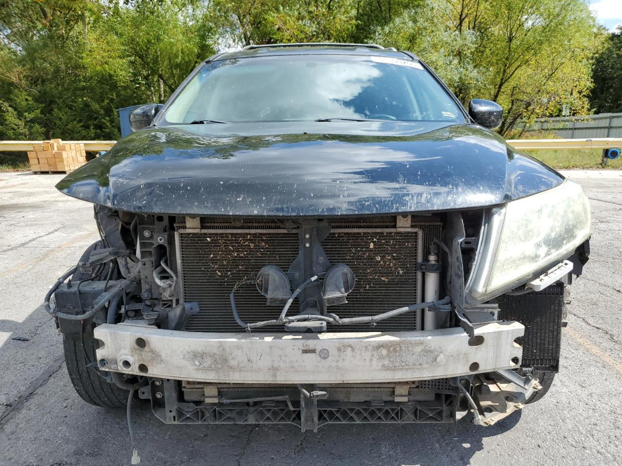 2014 Nissan Pathfinder S - Image 5