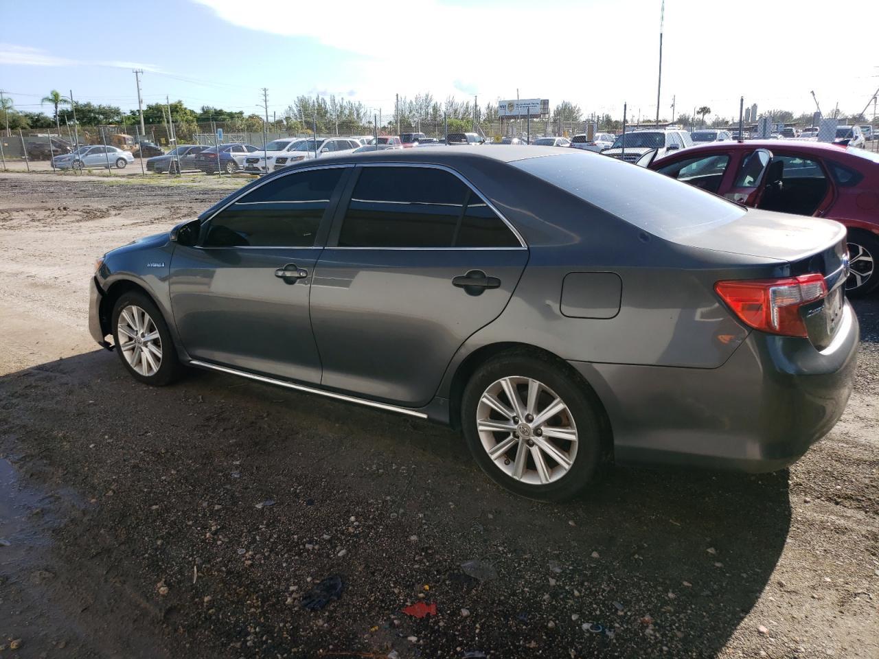 2012 Toyota Camry Hybrid - Image 2