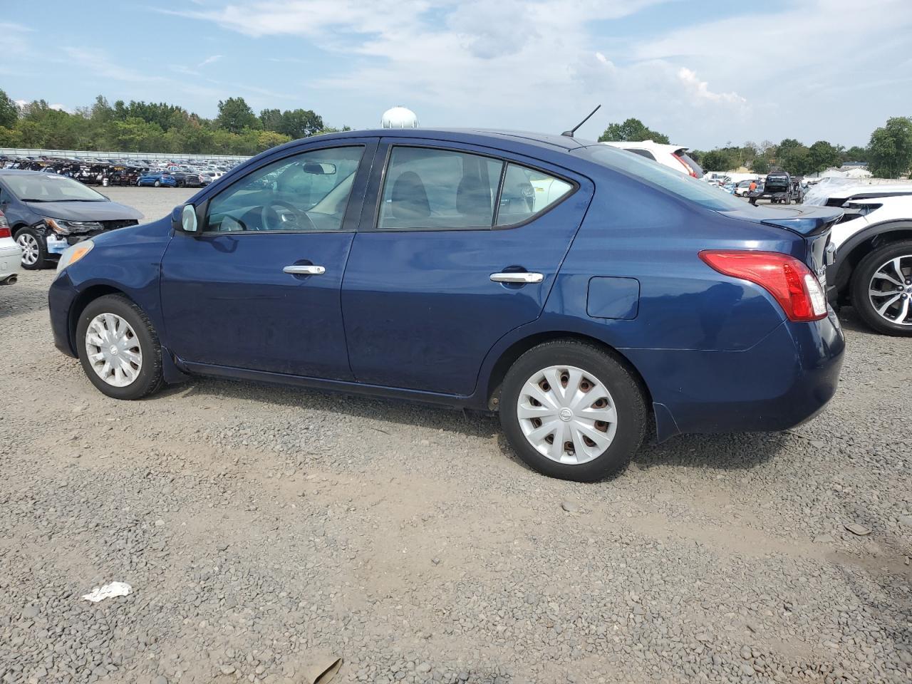 2014 Nissan Versa - Image 2