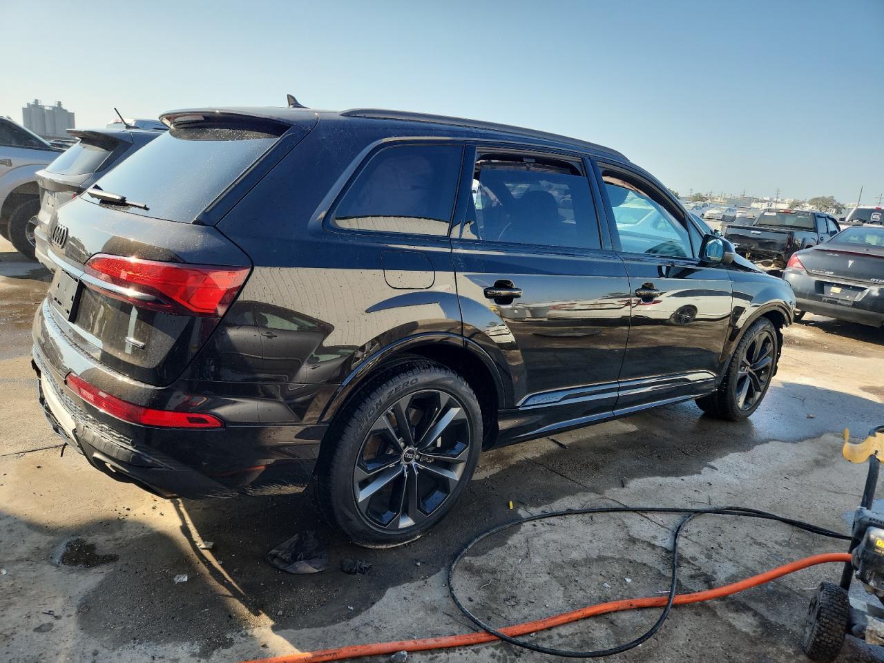 2025 Audi Q7 Prestige - Фото 3