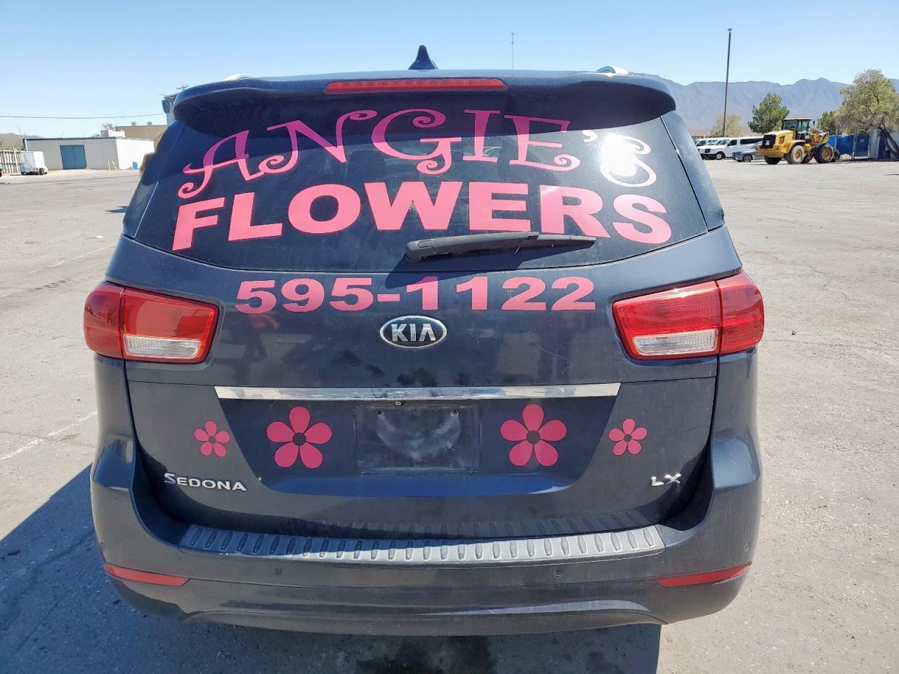 2016 Kia Sedona Lx - Фото 6