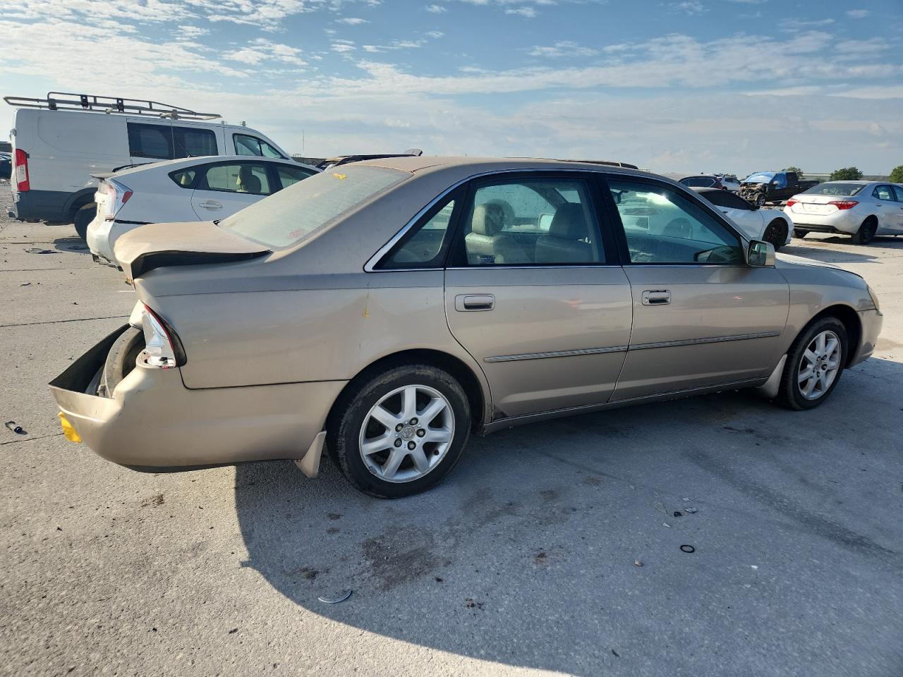 2001 Toyota Avalon Xl - Image 3