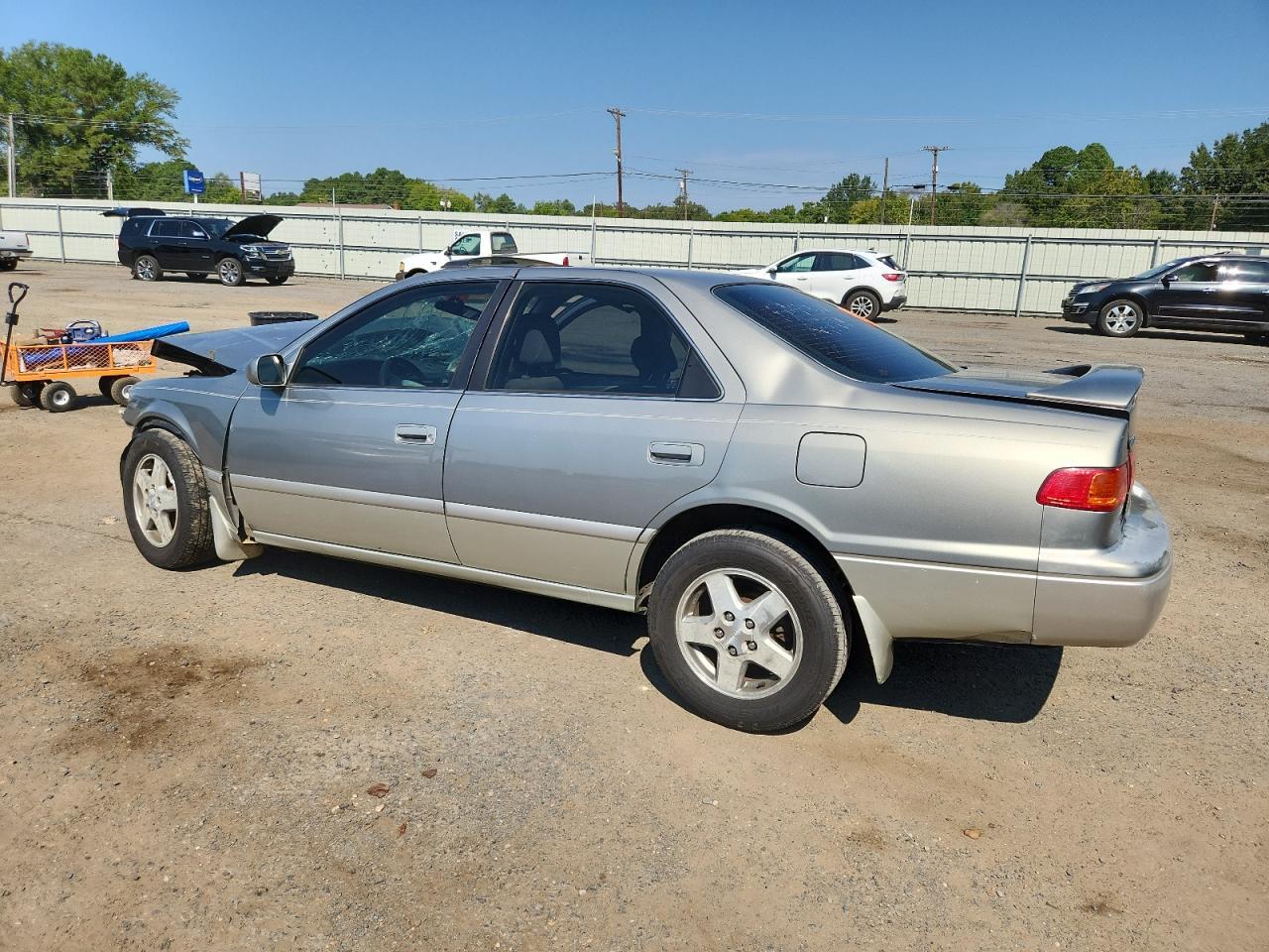 2001 Toyota Camry Ce - Фото 2