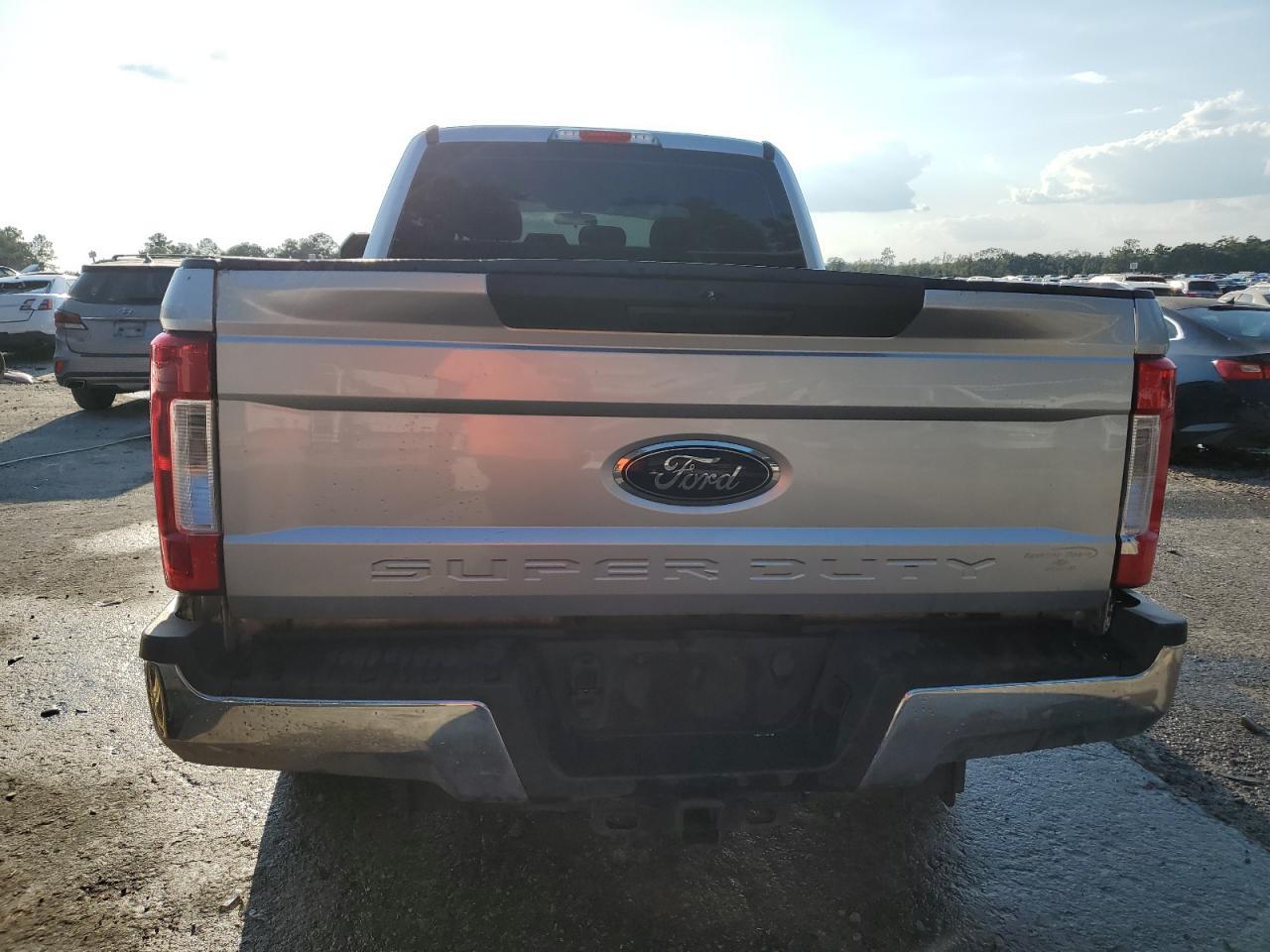 2019 Ford F350 Super Duty - Image 6