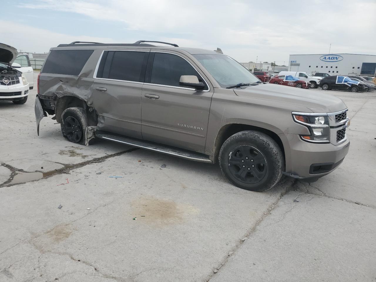 2017 Chevrolet Suburban K1500 Ls - Image 4