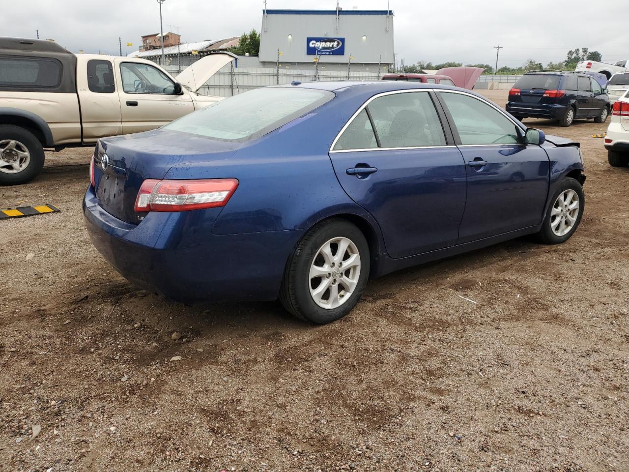 2010 Toyota Camry Base - Фото 3