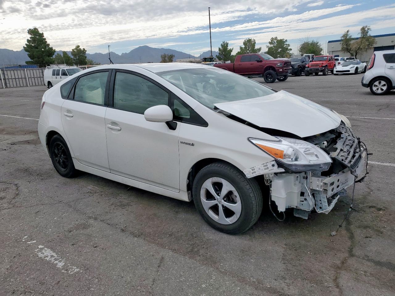 2014 Toyota Prius - Image 4