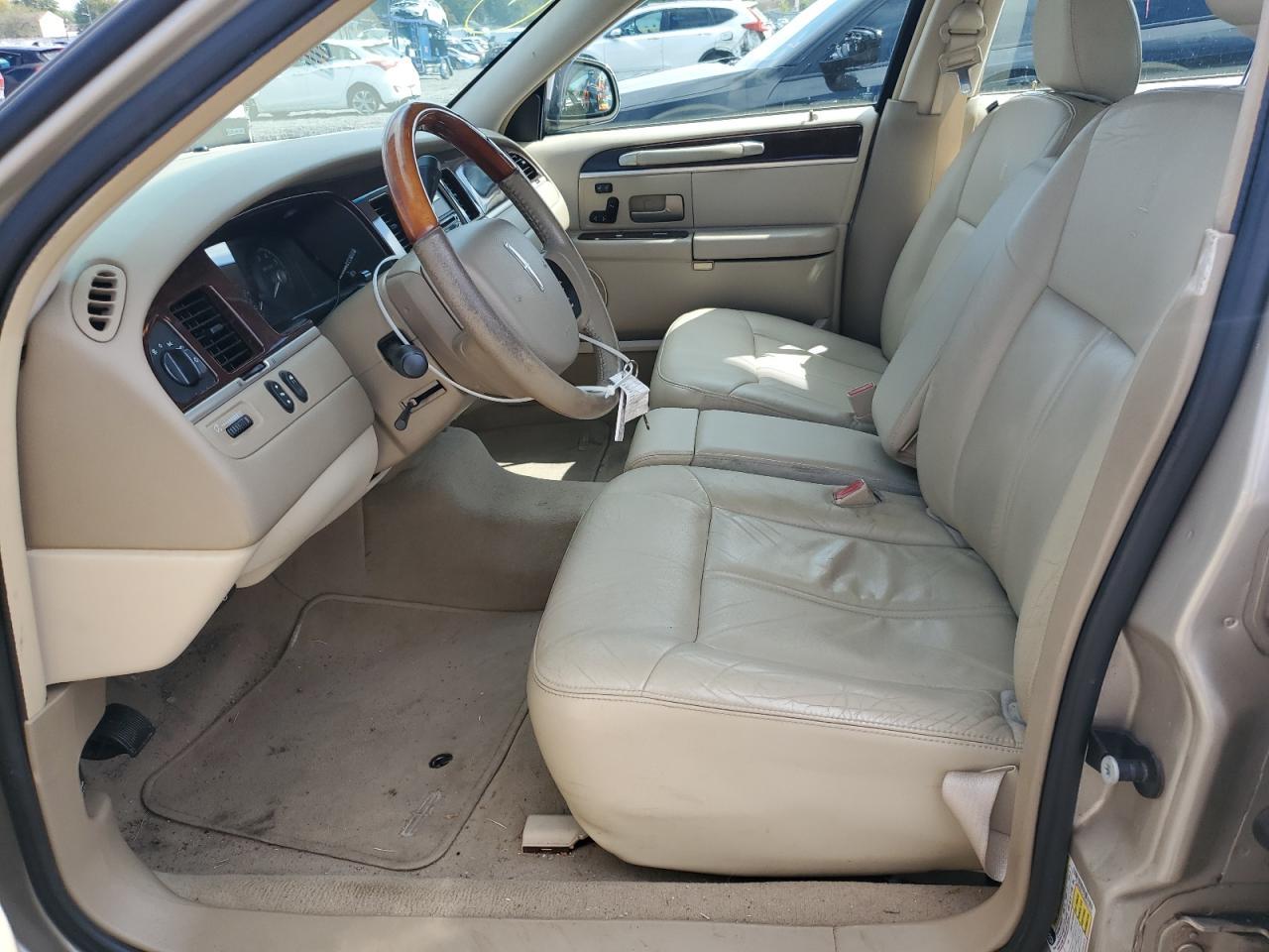 2008 Lincoln Town Car Signature Limited - Фото 7