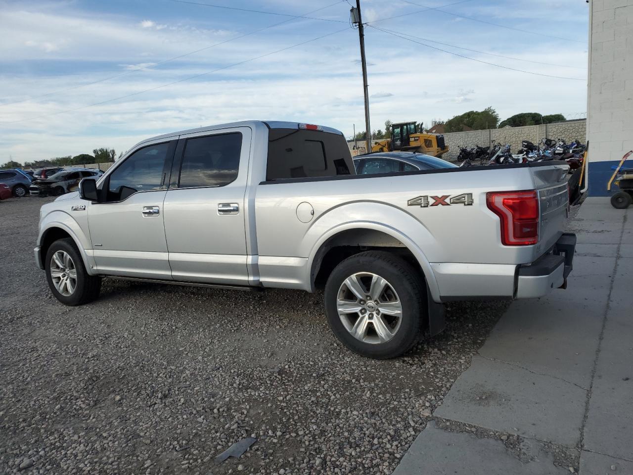2015 Ford F150 Supercrew - Фото 2