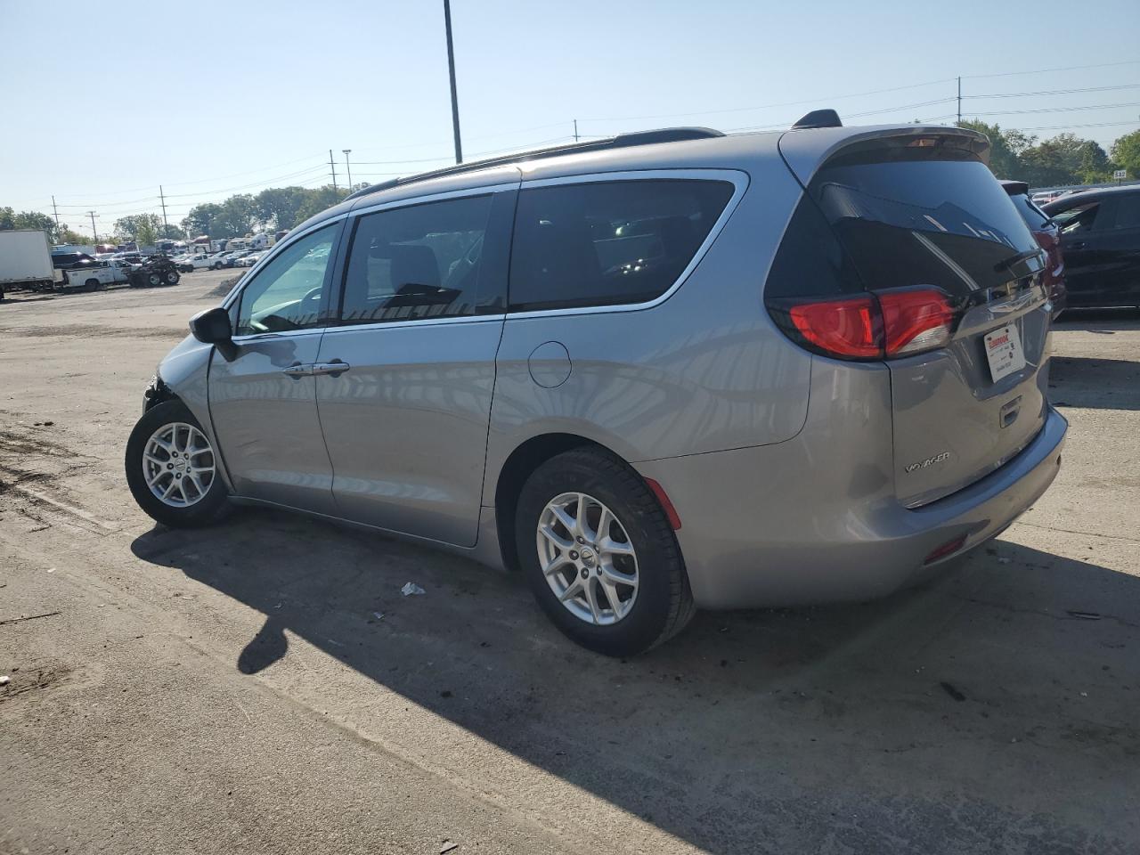 2021 Chrysler Voyager Lxi - Фото 2