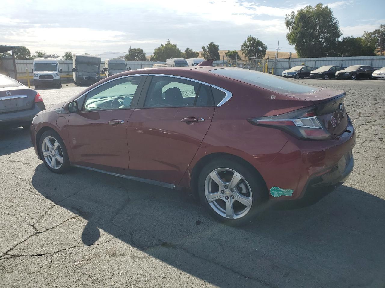 2017 Chevrolet Volt Lt - Image 2