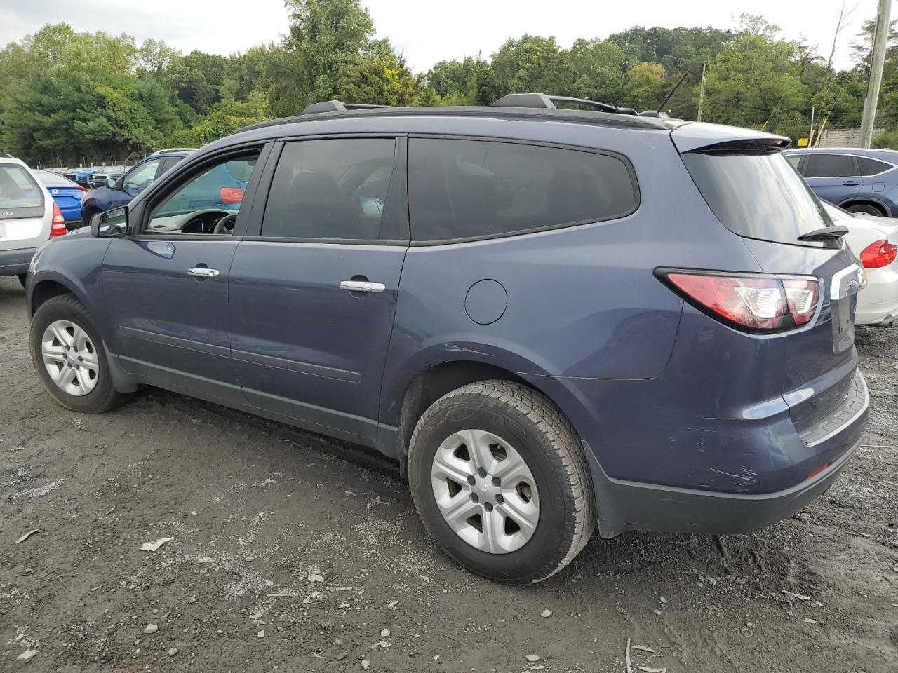 2014 Chevrolet Traverse Ls - Image 2