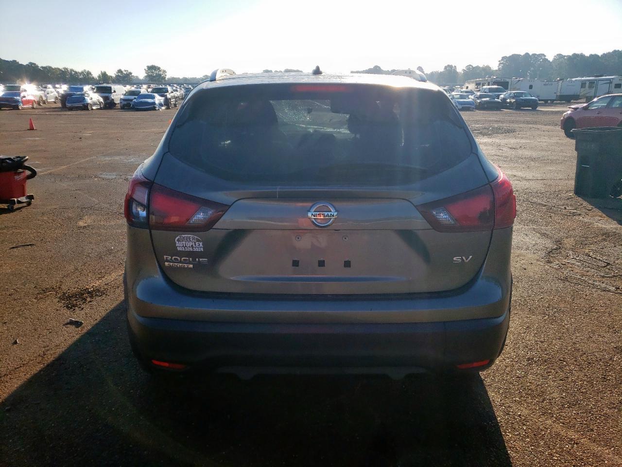 2018 Nissan Rogue Sport S - Image 6