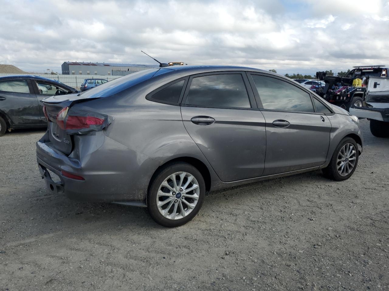 2014 Ford Fiesta Se - Image 3