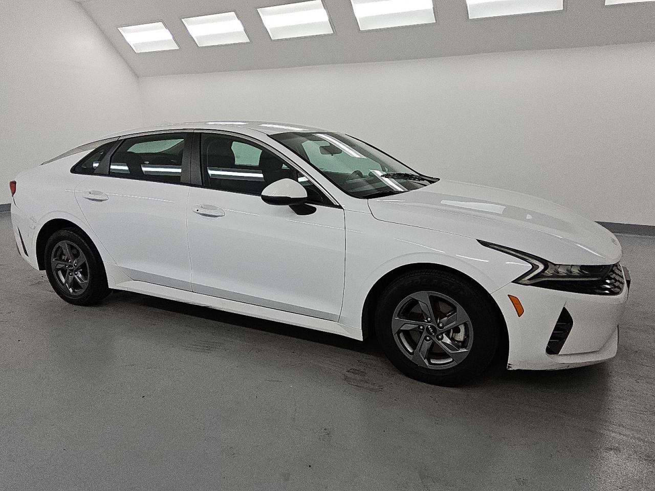 2023 Kia K5 Lxs - Image 4