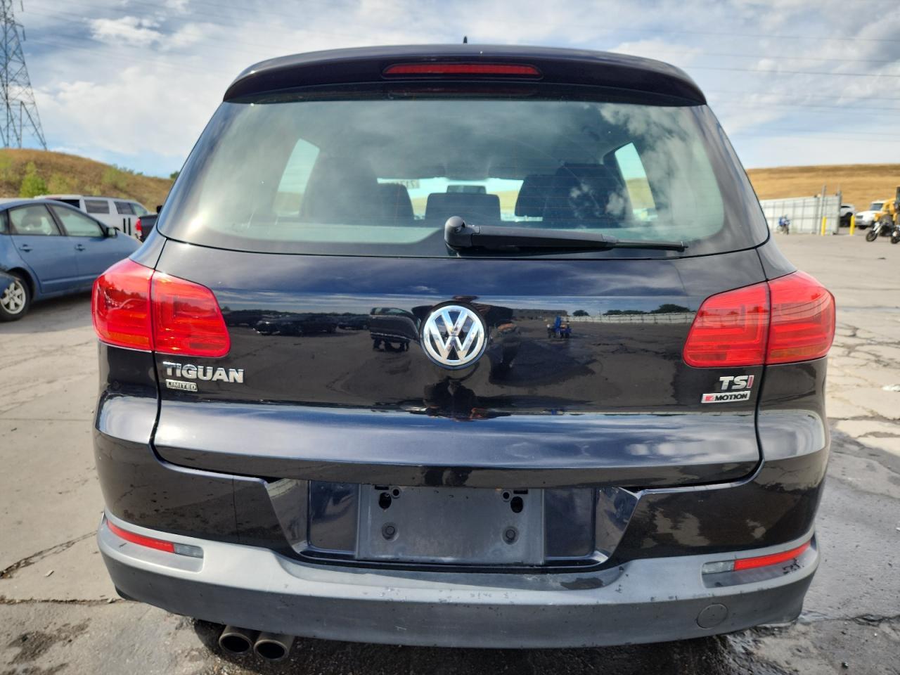 2017 Volkswagen Tiguan S - Image 6