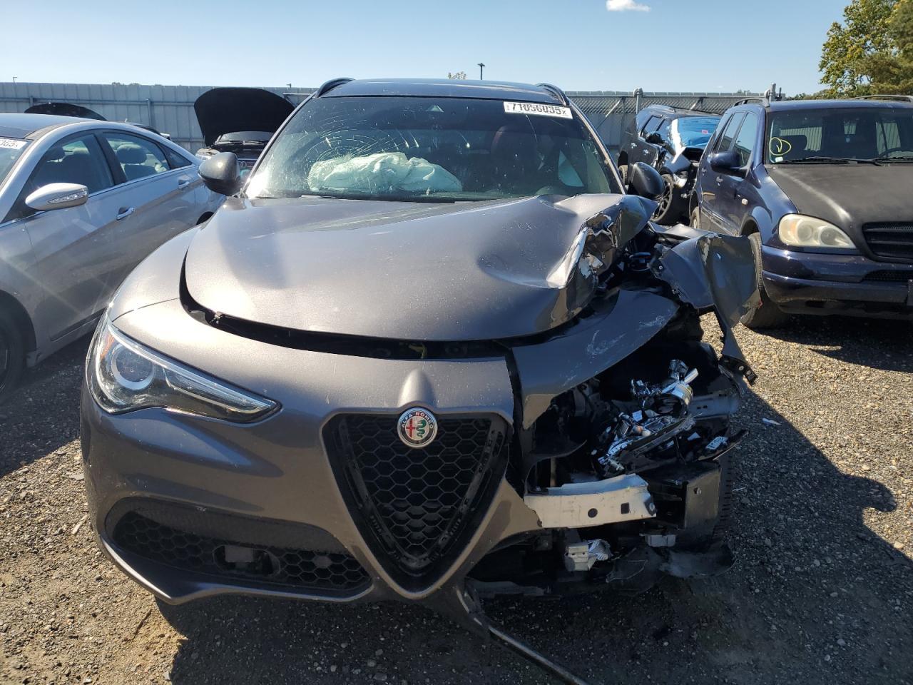 2019 Alfa Romeo Stelvio Ti - Image 5