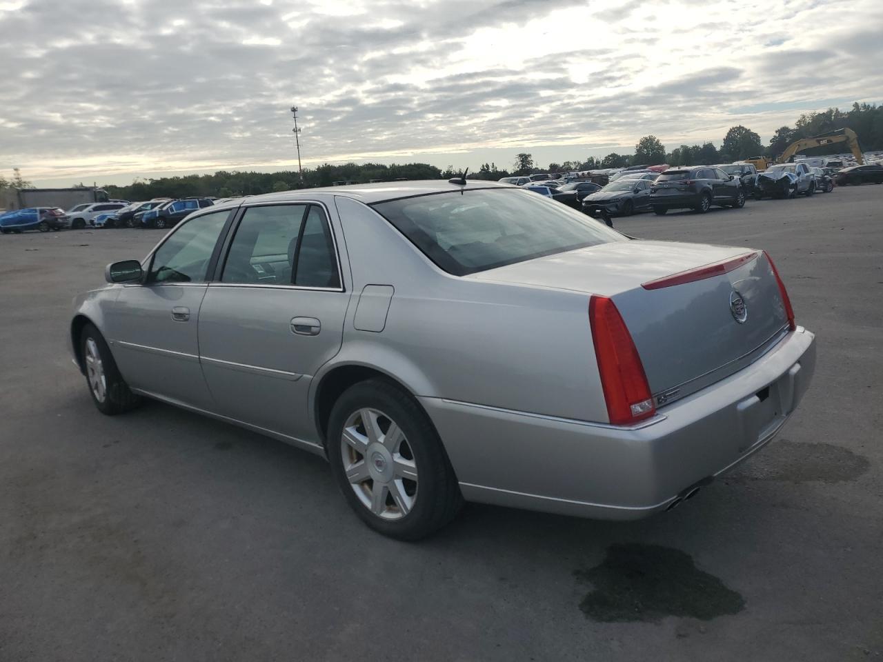 2007 Cadillac Dts - Фото 2