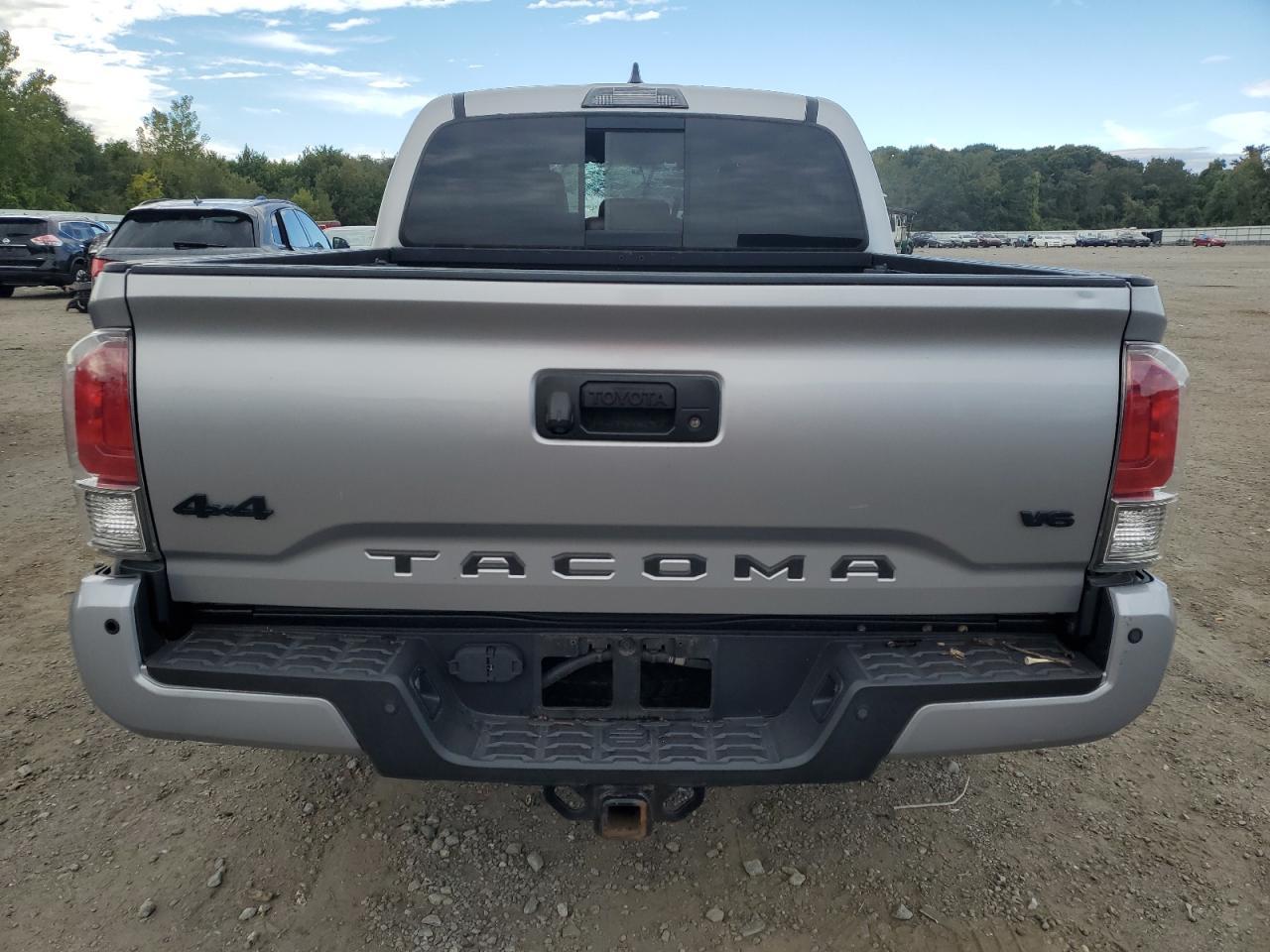 2017 Toyota Tacoma Limited - Image 6