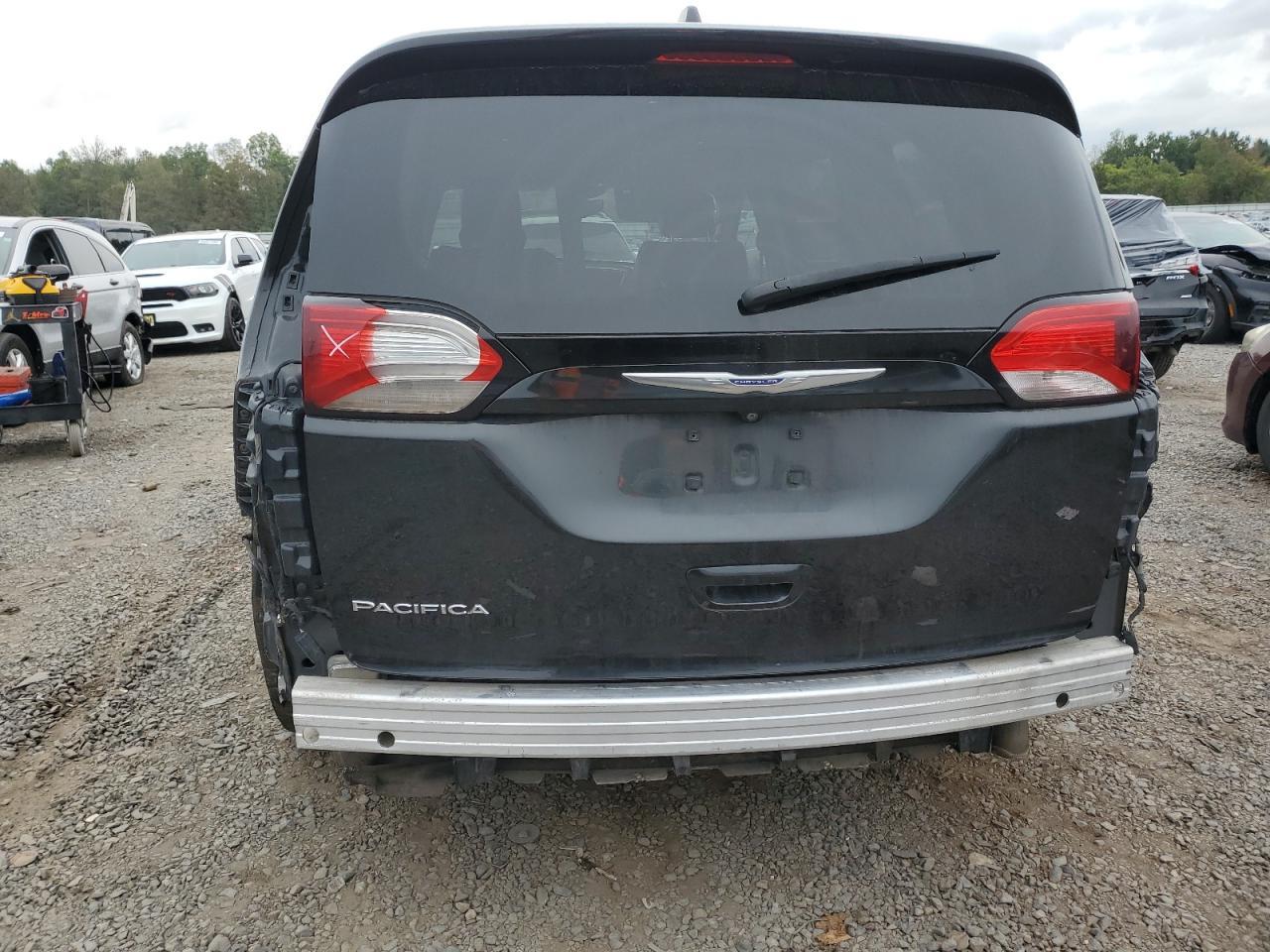 2019 Chrysler Pacifica Touring L - Фото 6