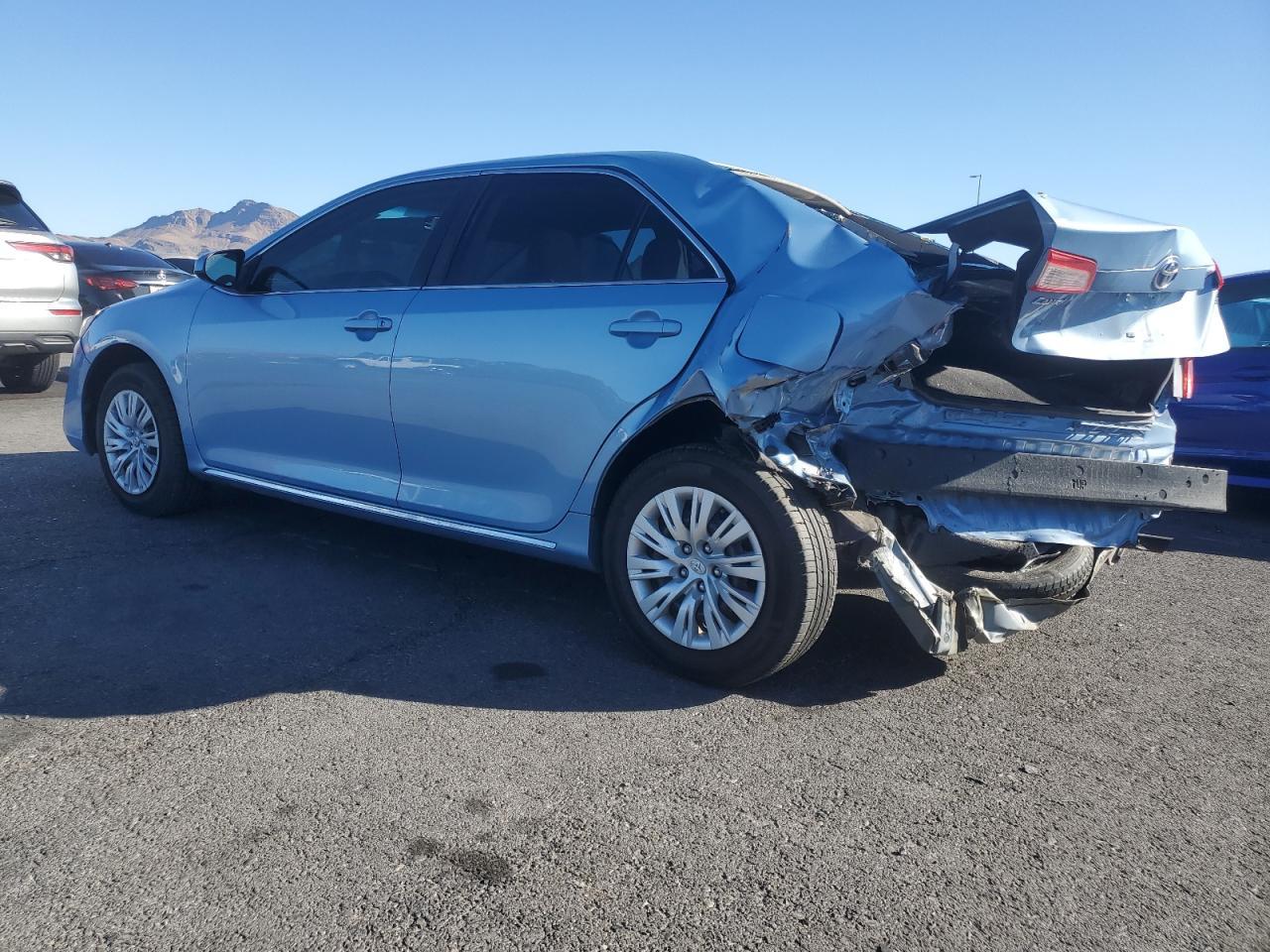 2012 Toyota Camry Base - Фото 2