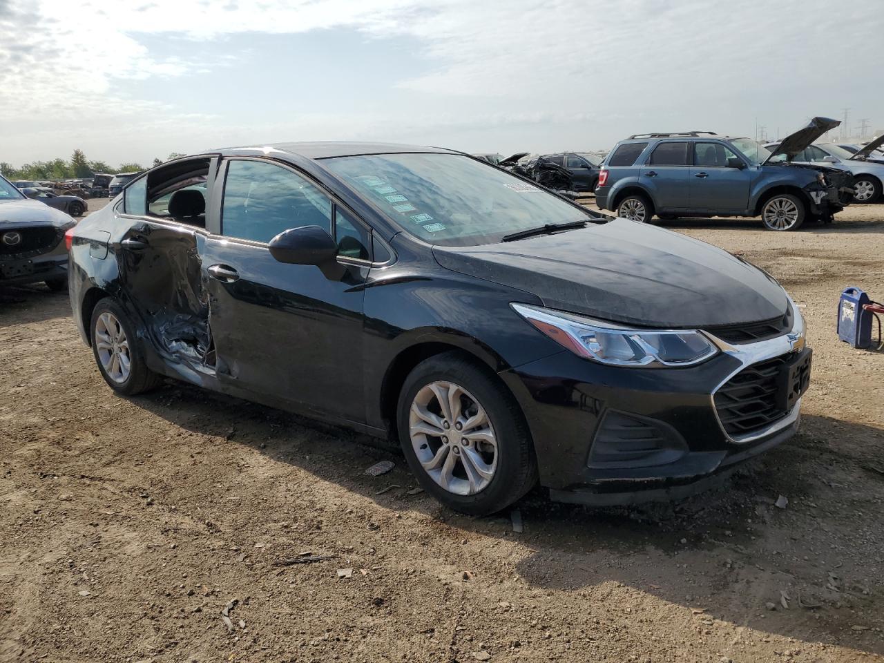 2019 Chevrolet Cruze Ls - Image 4