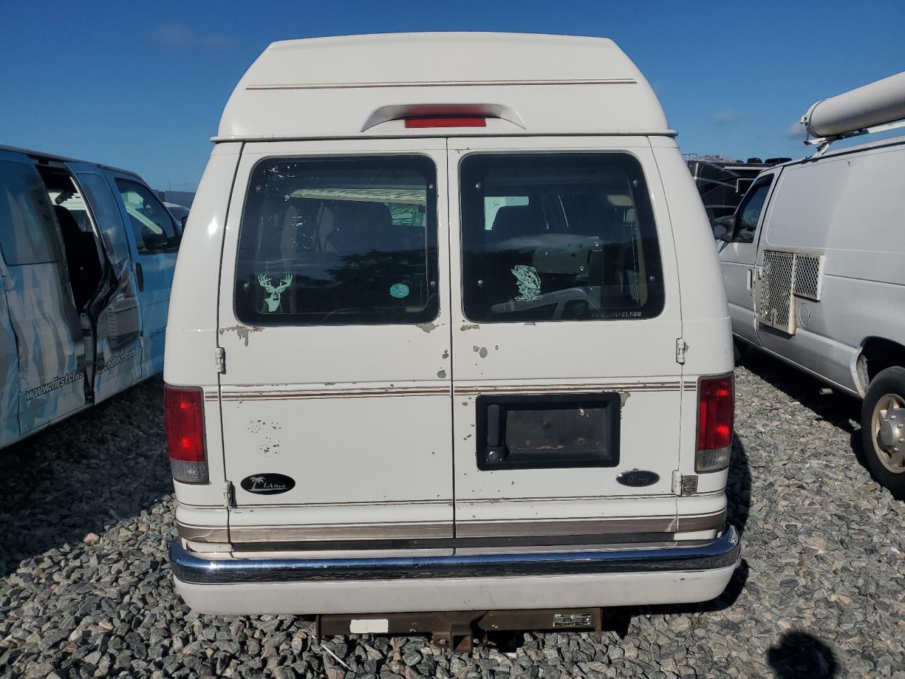 2004 Ford Econoline E150 Van - Фото 6