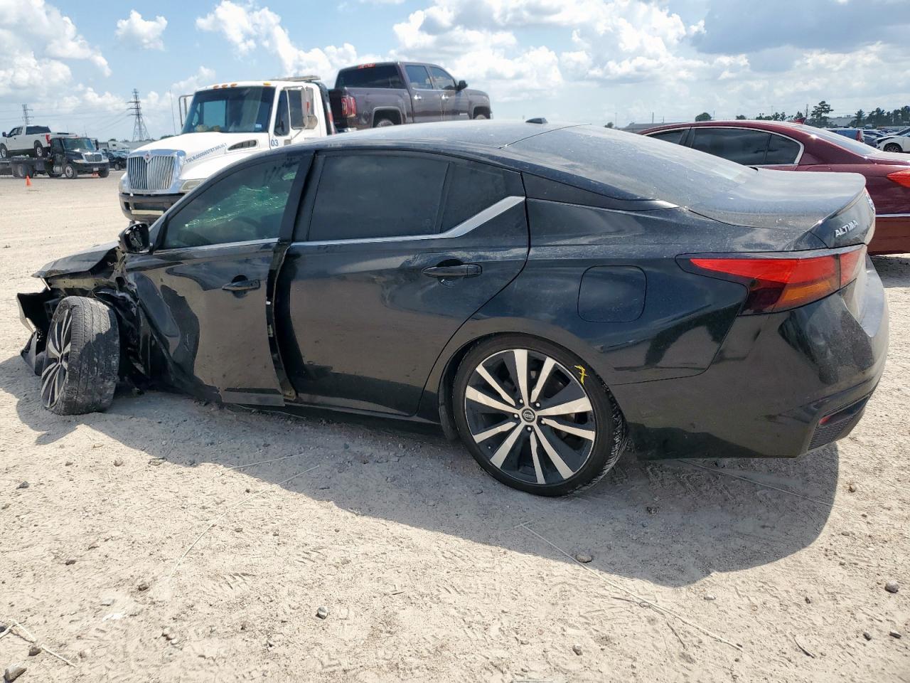 2022 Nissan Altima Sv - Image 2