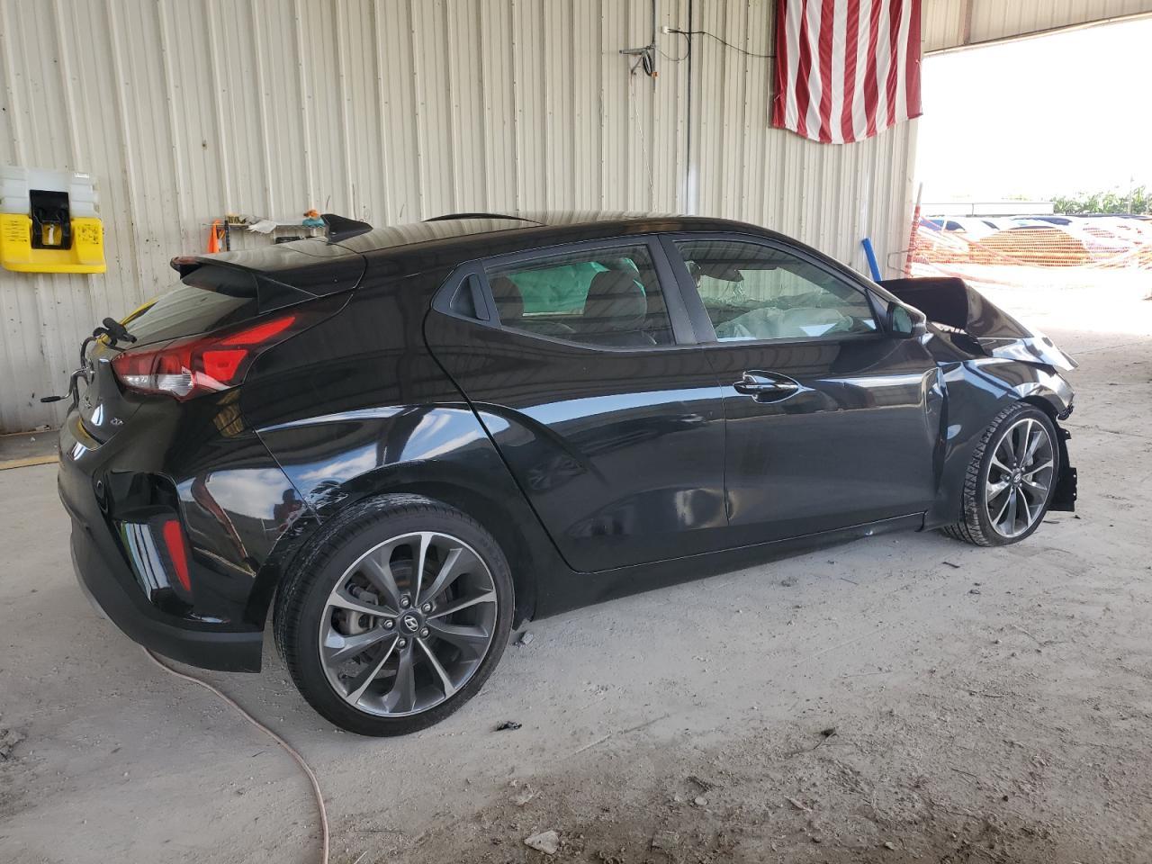 2020 Hyundai Veloster Base - Image 3