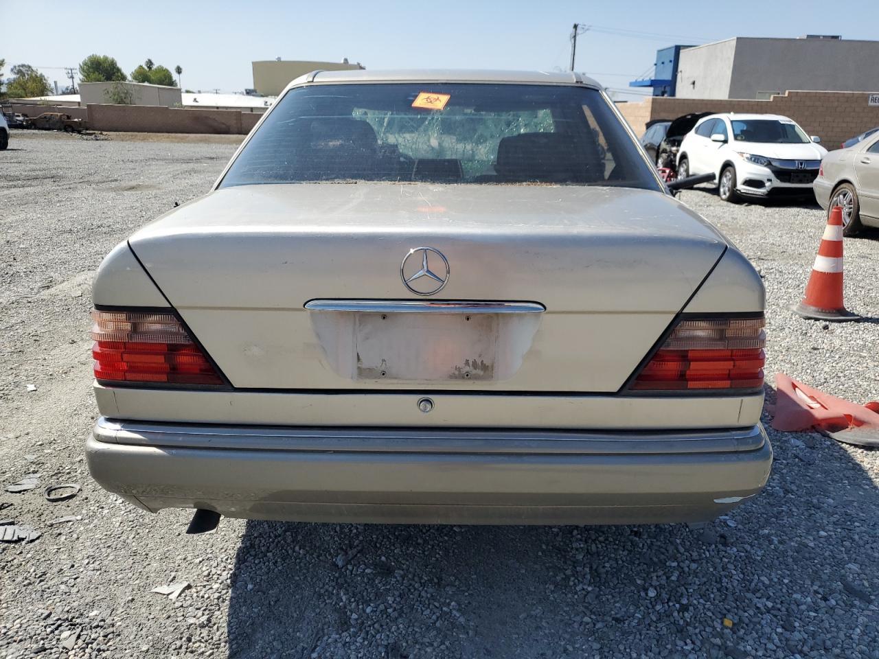 1995 Mercedes-Benz E 300D - Фото 6