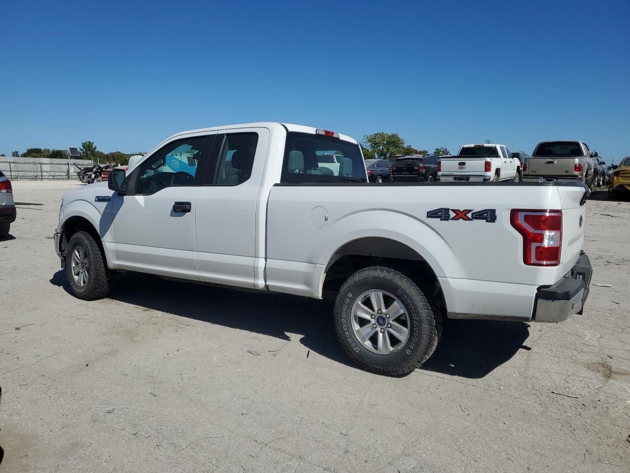 2020 Ford F150 Super Cab - Фото 2