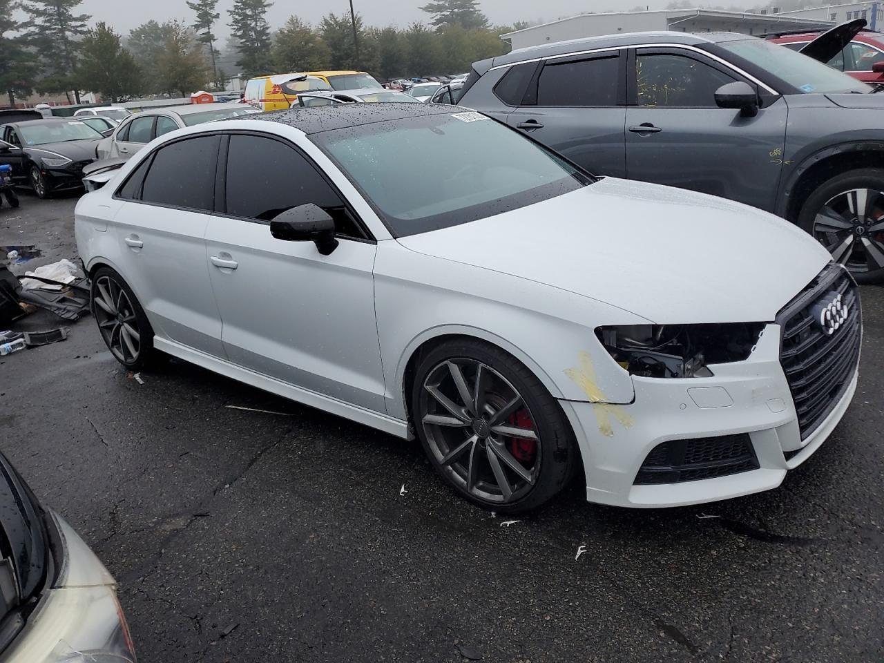 2017 Audi S3 Premium Plus - Фото 4