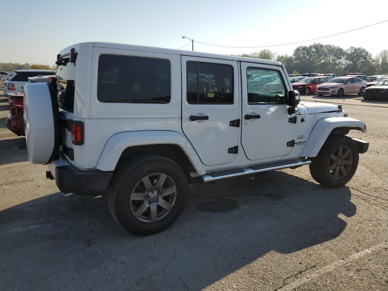 2016 Jeep Wrangler Unlimited Sahara - Image 3