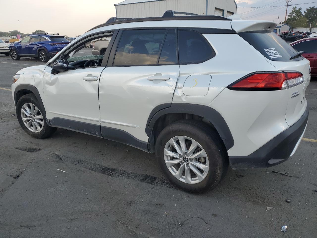 2023 Toyota Corolla Cross Le - Фото 2