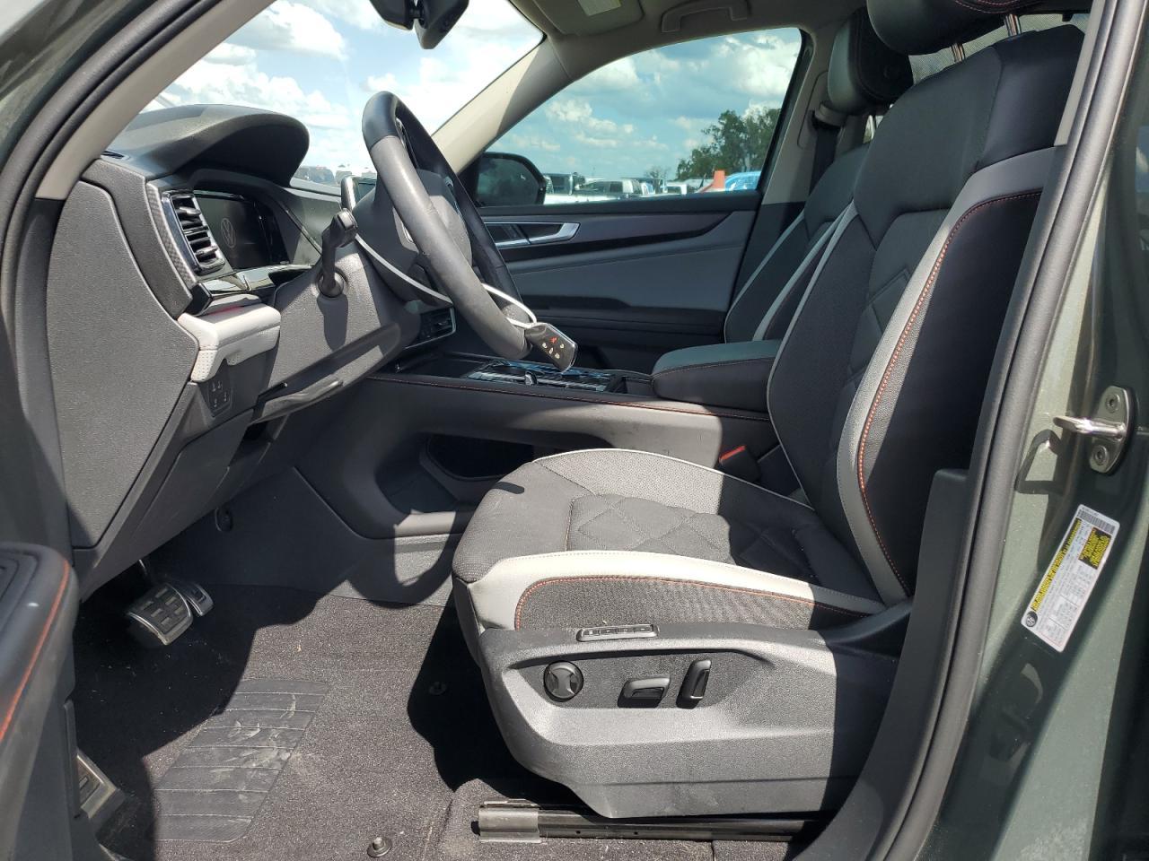 2024 Volkswagen Atlas - Image 7