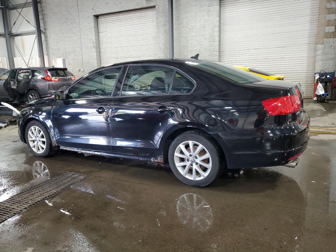 2011 Volkswagen Jetta Se - Image 2