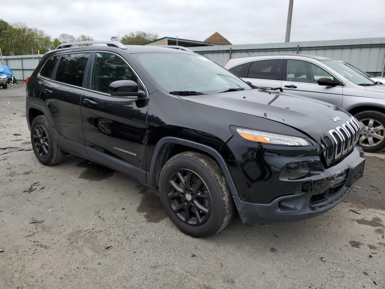 2017 Jeep Cherokee Latitude - Image 4